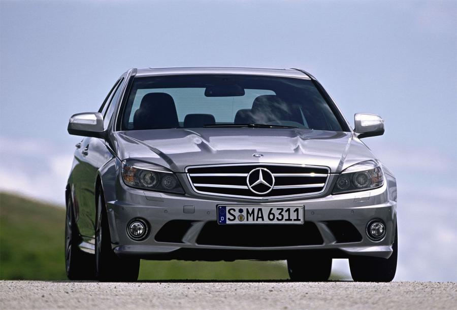  Mercedes-Benz C63 AMG 2007 года  (фото 21 из 27)